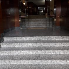 estado original escaleras de acceso