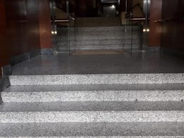 estado original escaleras de acceso